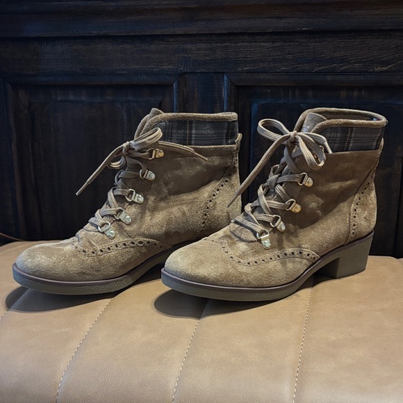 Women's Tan Ankle Boots - Picture 3 of 5